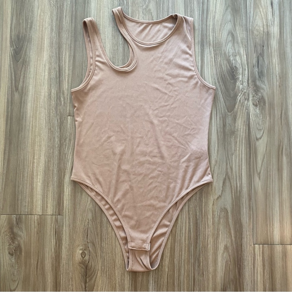 Ribbed Tan Cut-out Bodysuit size XL
